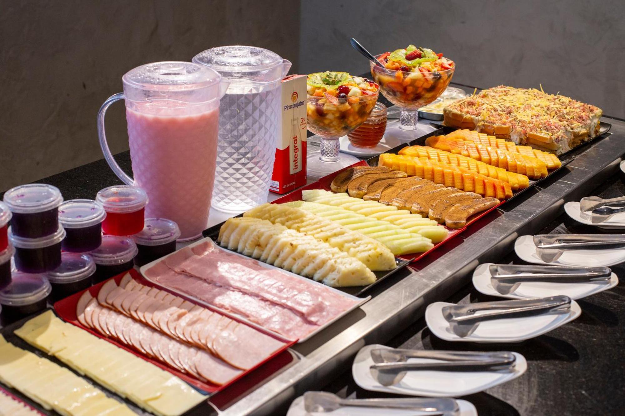 Hotel Ibis Shopping 3*